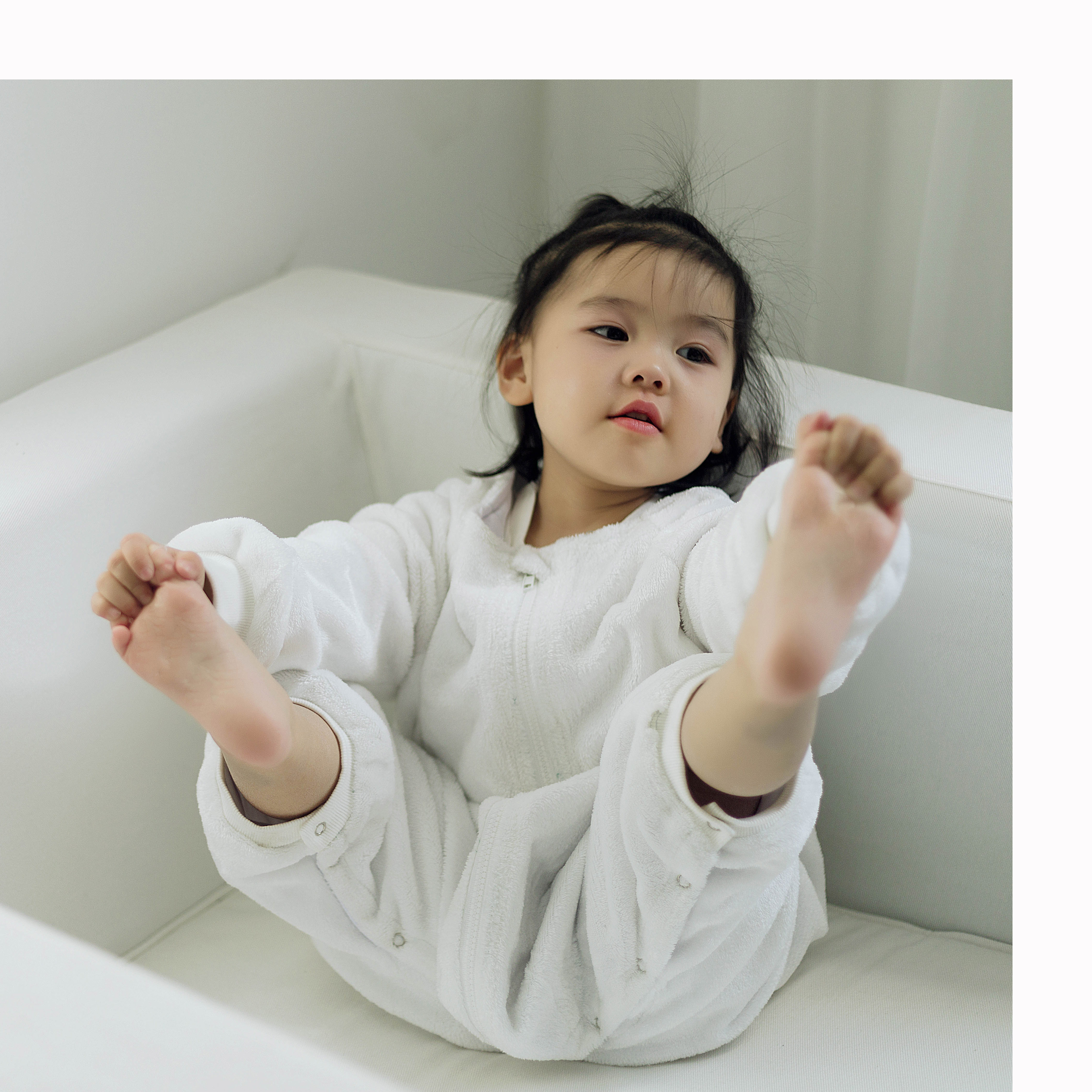 Mô hình mùa đông bé cộng với nhung một mảnh dịch vụ gia đình trẻ nhỏ dày trẻ em chống chơi đồ ngủ flannel túi ngủ dài tay quần áo em bé