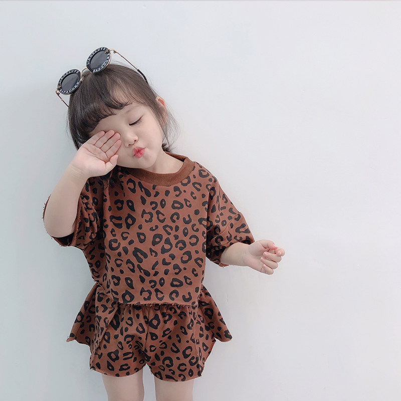 Girl's foreign BAO WEN short sleeve T-shirt suit 22 summer dress new trendy female baby short sleeve T-shirt shorts two-piece set