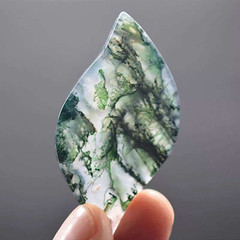 Nanjing natural rain flower stone water grass flower agate stone water droplet leaf shape small pendant necklace pendant pendant couple