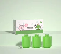 Средство детской гигиены, мобильный телефон, гигиенический санитайзер для рук, гигиенические расходные материалы