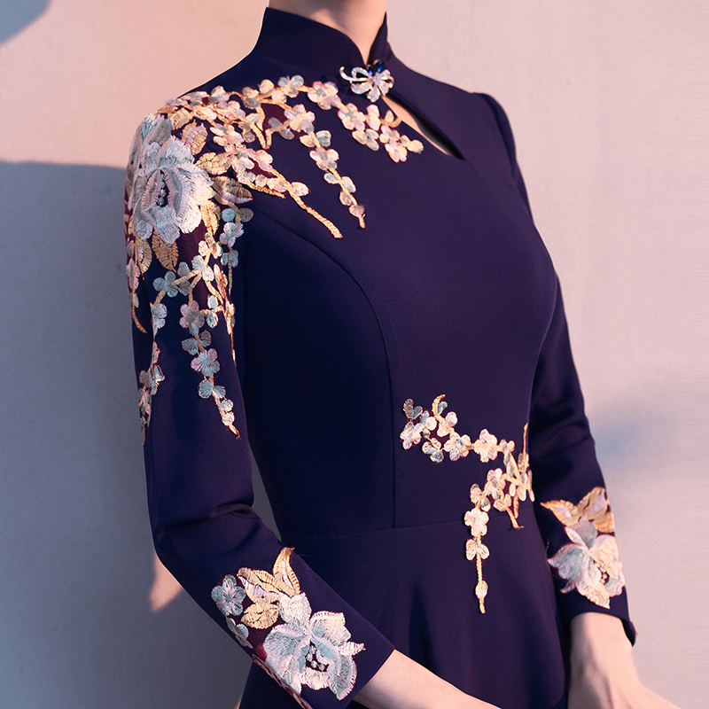 The evening dress female 2023 new banquet host grand choir temperament can usually wear high - end luxury lavish crowd