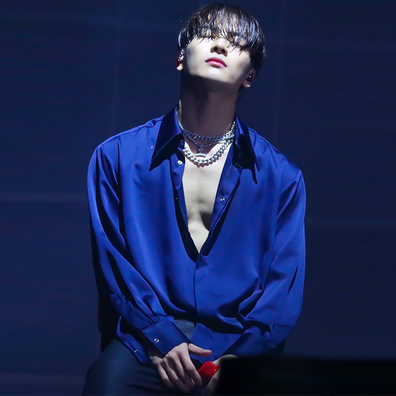 Wang Jiaer Celebrity-Inspired Stylish Pointed Collar Silk-Like Glossy Drape Long-Sleeve Shirt with Hidden Placket Trendy Men's Shirt