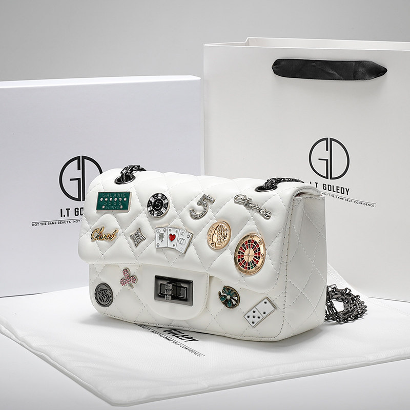 Shanghai guests for the evacuation of the cupboards Outlets Outlets Ouelles Flagship Special Price Shop Ole Pet Graffiti Chain Bag