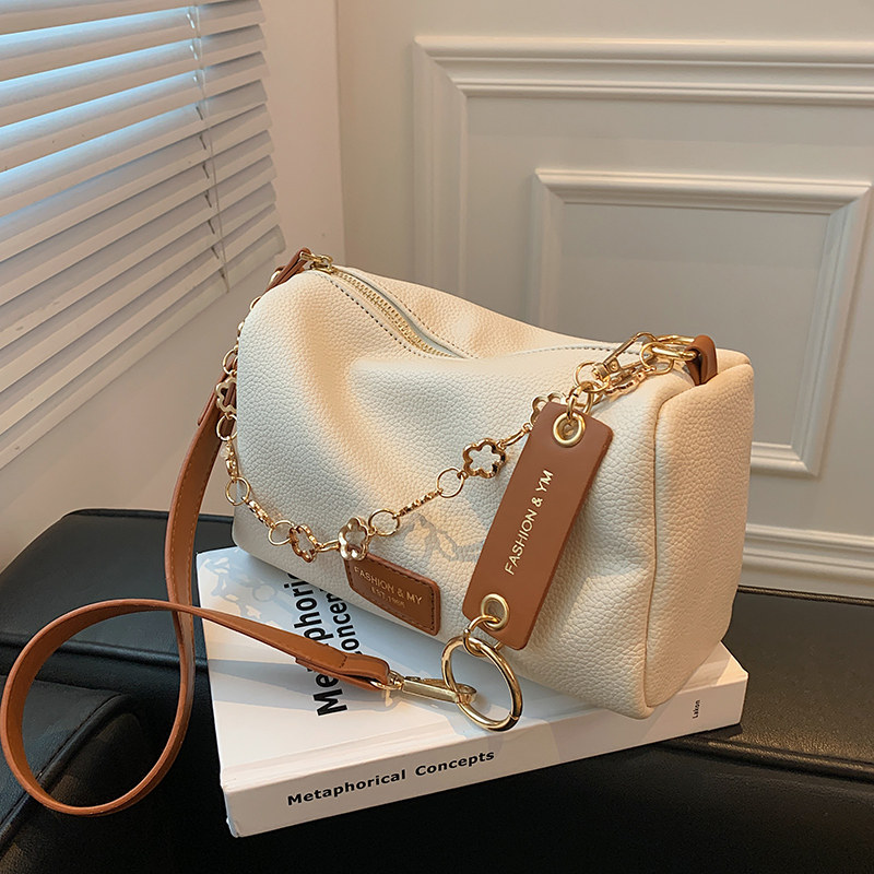 Shanghai Guest for evacuation clearance Outlets Outlets Ouelts Flagship Special Price Shop Pets Stylish Diagonal Satchel Bag