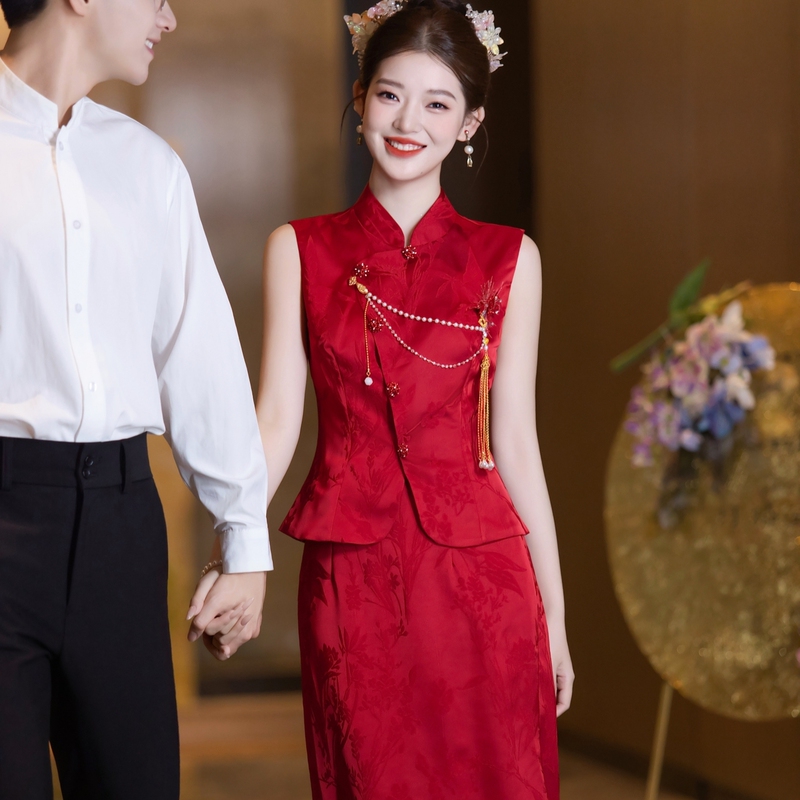 Red Engagement Dress, New Chinese-Style Cheongsam, Toast Dress, Bride's High-End Summer Petite Stunning Wedding Suit Red Engagement Dress, New Chinese-Style Cheongsam, Toast Dress, Bride's High-End Summer Petite Stunning Wedding Suit