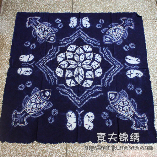Tie-dyed tablecloth Ethnic characteristics square tablecloth Handmade tie-dyed bar decoration cloth 120*120cm Auspicious fish