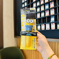 Желтый маленький желтый человек с резервуаром для хранения