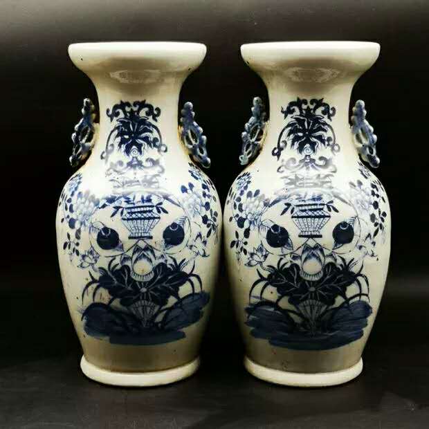 Qing Medium Folk Kiln Green Flowers Blogoku Floral Grain Double Ear Bottle A Pair Of Ancient Play Antique Folk Old Goods Dowry Bottle Pendulum Pieces