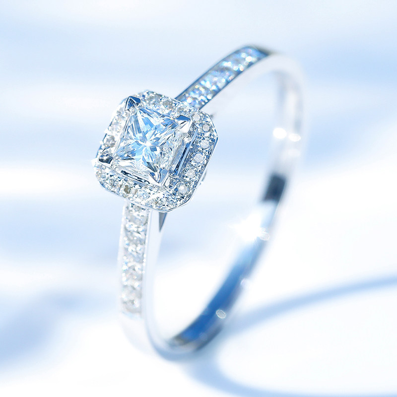 Happy Diamond Princess Cut Diamond Ring Jurchen GIA White 18K Gold Cluster Set Shaped Diamond Ring