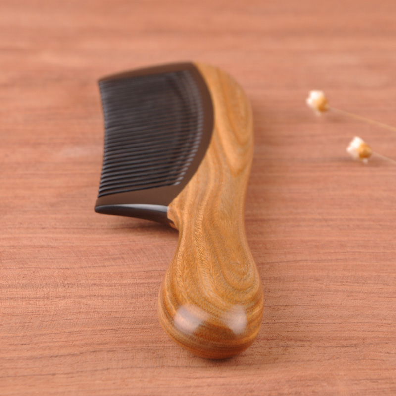 Natural horn comb Green sandalwood comb Pure anti-static sandalwood comb lettering Male and female massage hair loss