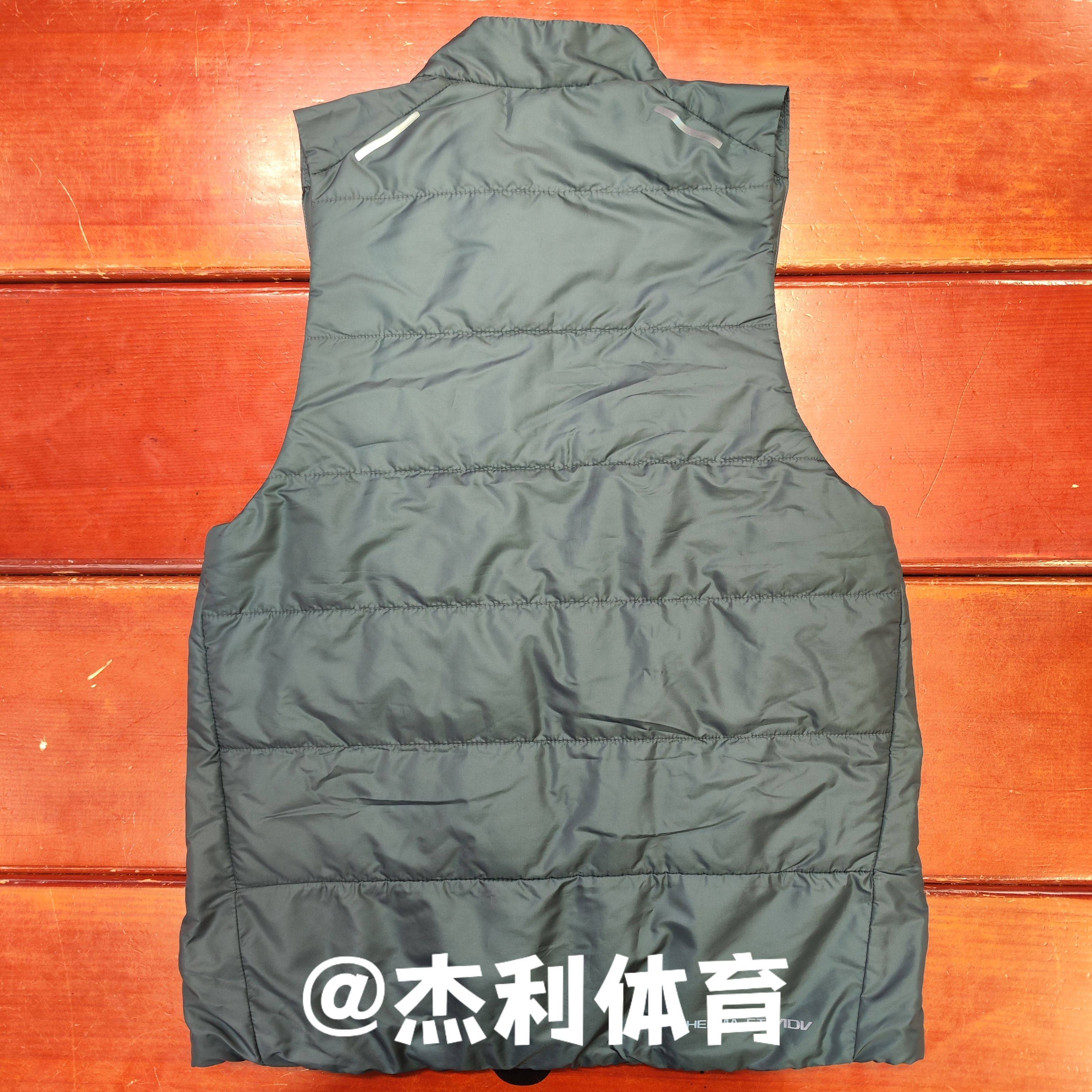 2025冬季新款！耐克男保暖高尔夫马甲冬款羽绒拼接，该怎么选才不踩雷？