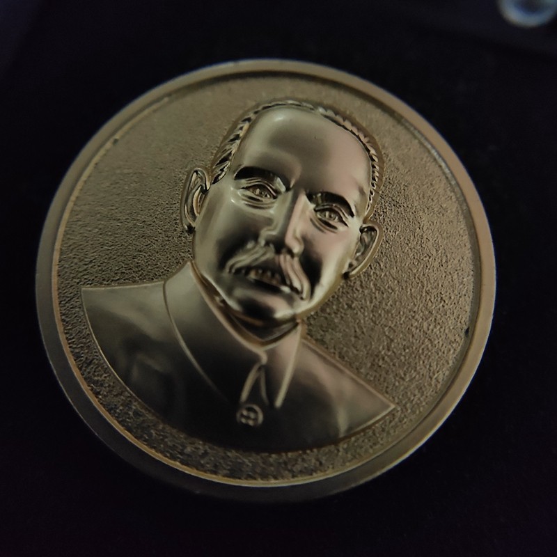 Coat of arms of the Revolutionary Committee of the Chinese Kuomintang Sun Yat-sen Medal Pure Copper Round Diameter 25mm Fine Cast Great Man Three-Dimensional World for the Public Badge