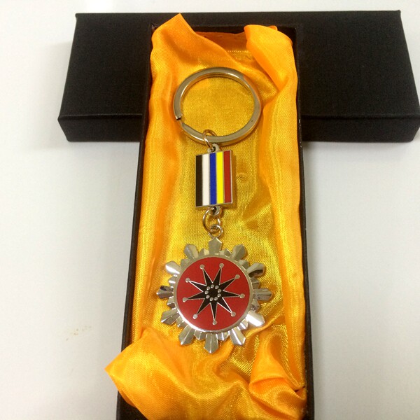 Iron-blooded eighteen-star keychain national army souvenir Sun Yat-sen tianxia for the gong five-color flag metal key chain