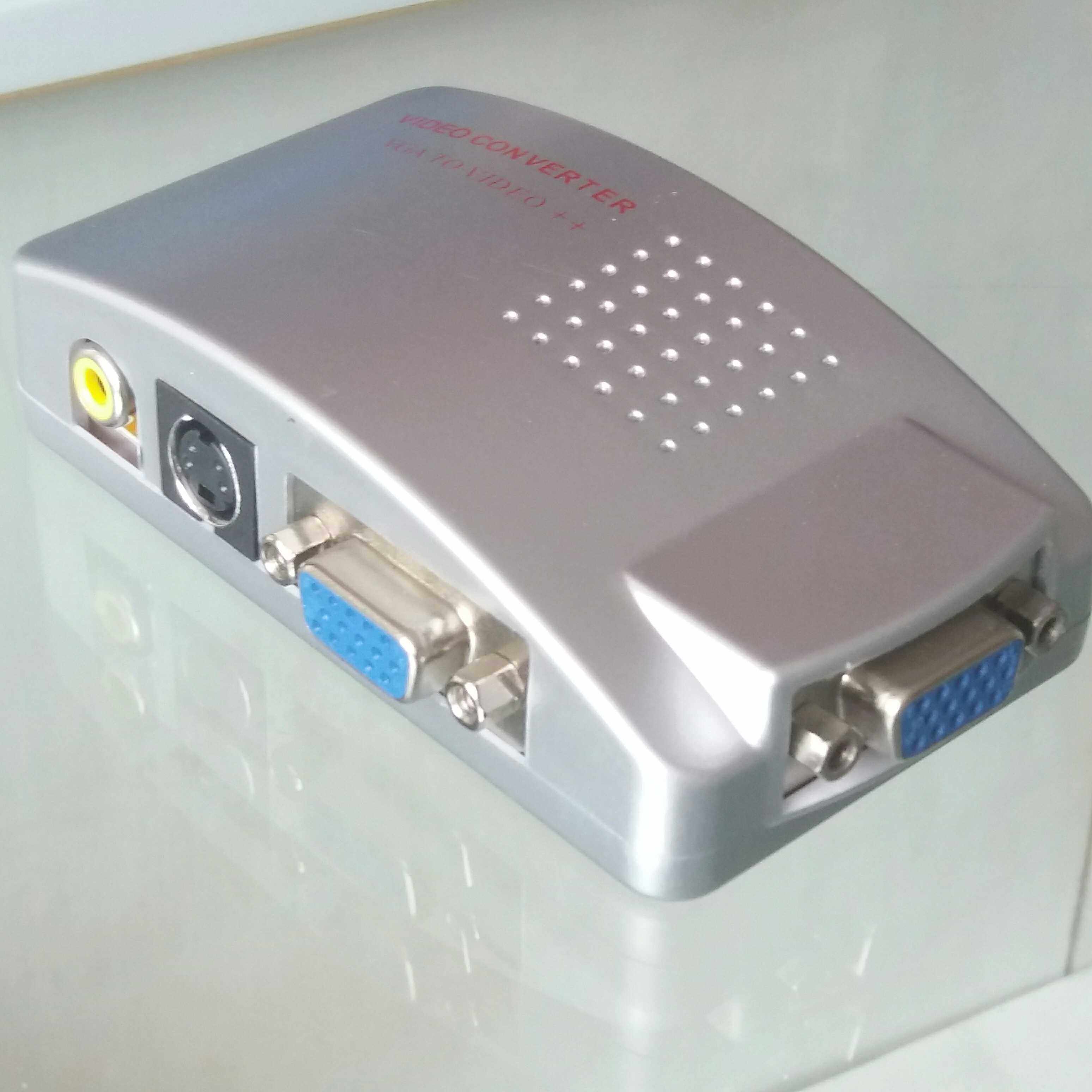 VGA Transfer AV Converter PC Turn TV Movie Conversion Computer Turn TV PC TO TV TV to watch the computer