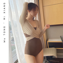 One-piece swimsuit womens long-sleeved sunscreen two-piece cover belly slim belly and belly backless beach Beach seaside hot spring swimsuit