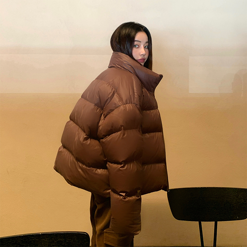 Short White Duck down Jacket for Women, 2026 Winter New Versatile Chocolate Color American Retro Thickened Slimming Coat