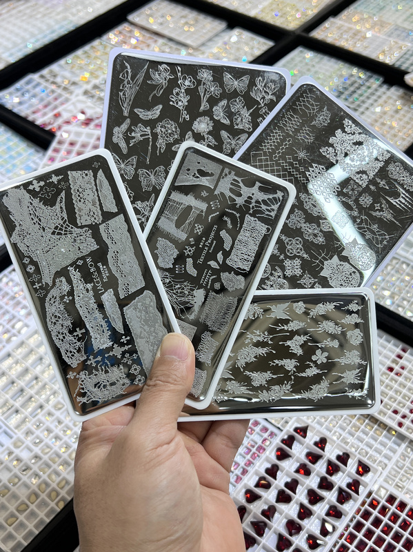 Spring in Caiyuan Alley Experimental Fabric Retro Lace Gothic Fabric Cross Butterfly Rose Steel Plate Nail Art Printing Plate