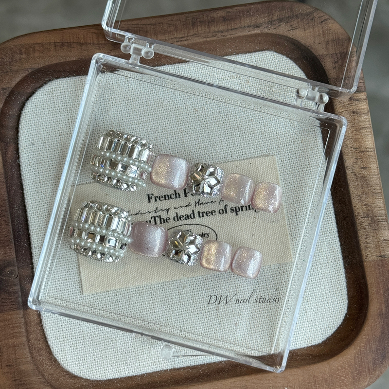 【Dw Light Luxury Nail】Full Coverage. Toenails. Enhances Fair Skin. High-End Niche Wearable Nails, Manicure, Fake Nails