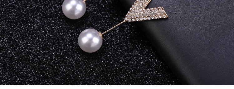 Hàn Quốc giả ngọc trai chống ánh sáng trâm pha lê từ cổ áo len cổ áo pin khóa áo len áo khoác phụ kiện huy hiệu kute