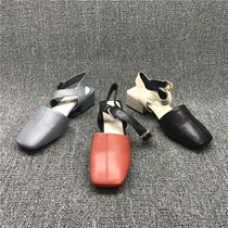 2021 Summer new decoding handling leather female skin bag head retro buckle hitch in the coarse heel sandals