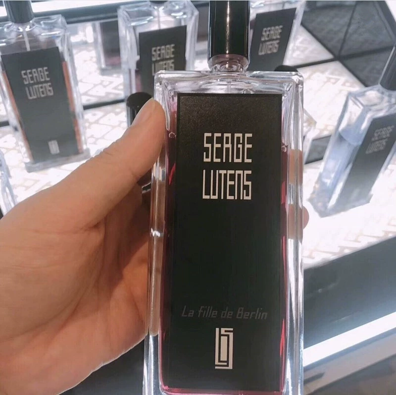 Cô gái mồ côi Serge Lutens Ludan Berlin đổ lỗi cho nước hoa hồng dưới nước hoa osmanthus đêm - Nước hoa