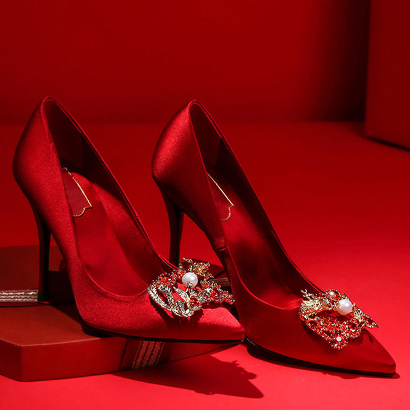 Pointed toe high heels women's 2020 new Xiuhe clothing dragon and phoenix buckle bridal shoes red wedding shoes stiletto flat shoes women