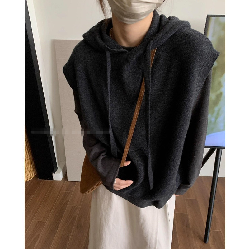 Christmas and New Year Red Hooded Sleeveless Sweater Vest for Women, Beautiful Knitted Autumn and Winter Vest Top for Spring