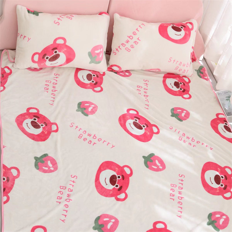 Cartoon Strawberry Little Bear Coral Flexh Blanket Bed Winter Japanese Flag Blank Coffee Office Nap Carpet