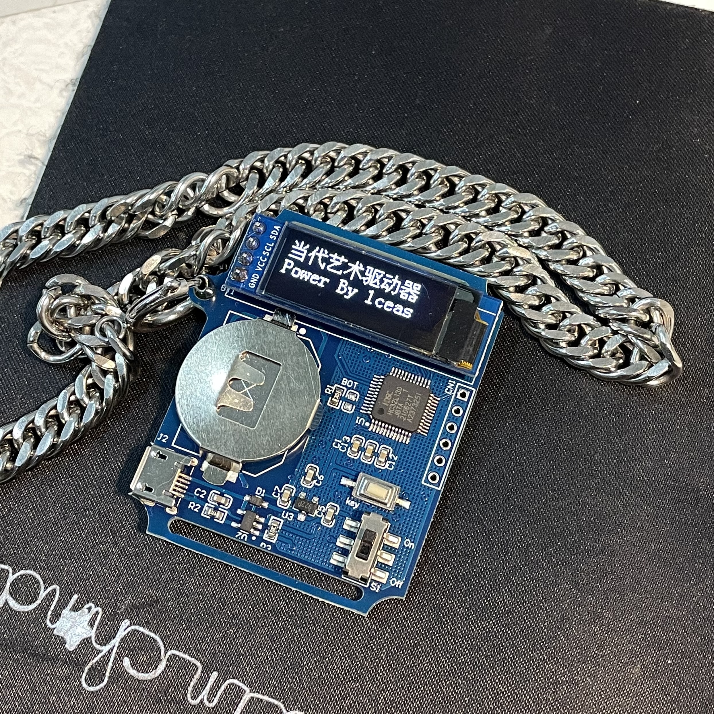 Contemporary Art Drive 2nd Generation 1ceas Charging Version Toy Creative Pendant Gift Artwork