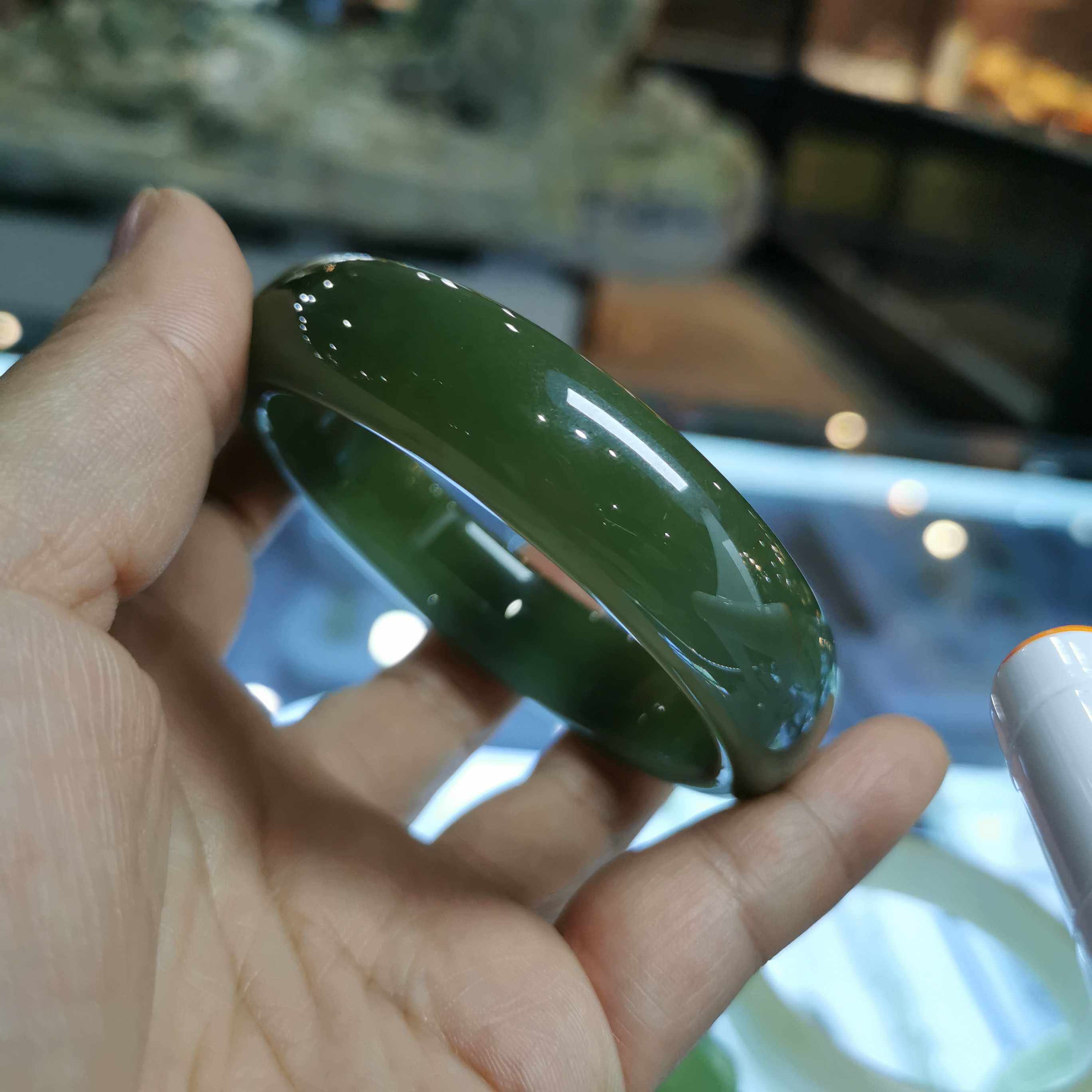 Natural jade bracelet Old jade bracelet and fields oil paste fine green bracelet