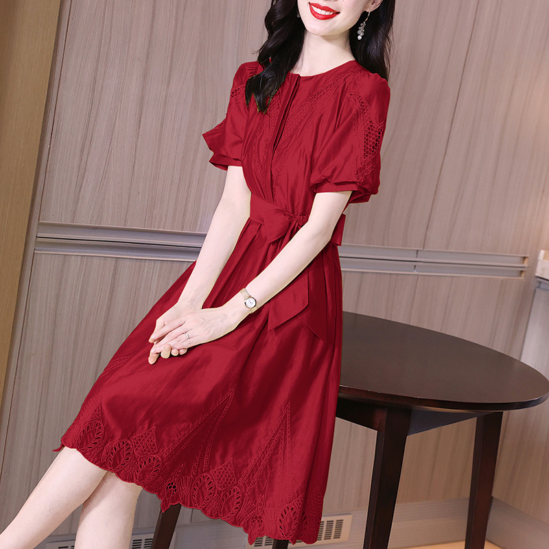 Summer High-End Elegant Ladylike Red Dress with Bow Tie, Waist-Cinching, and Puff Sleeves for Attending Weddings and Banquets Summer High-End Elegant Ladylike Red Dress with Bow Tie, Waist-Cinching, and Puff Sleeves for Attending Weddings and Banquets