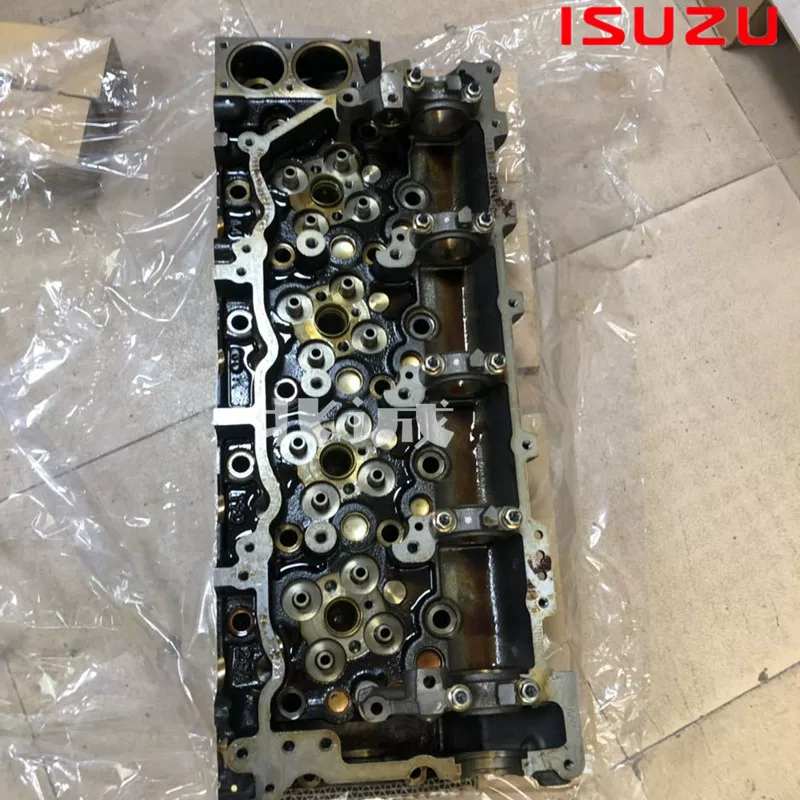 Изделие цилиндровой головки двигателя Isuzu 4HK1 8-98170617-0 Hitachi 200 Sumitomo 210 Экскаватор Case строительная техника