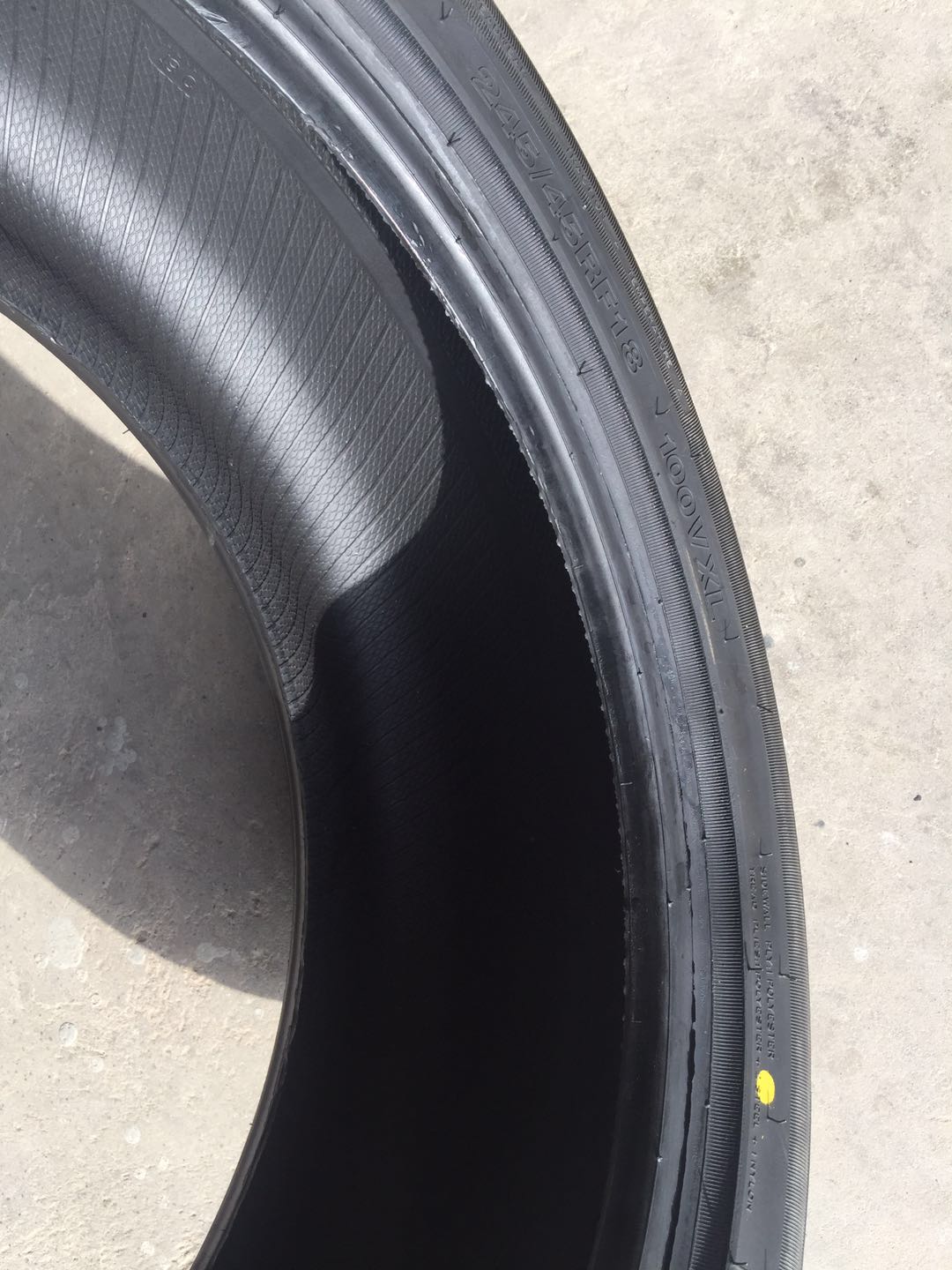Lốp chống cháy nổ 245 / 45R18 Buick Regal Jun Yuejun Lốp chống cháy nổ 245 / 45R18 hoàn toàn mới lốp xe ô tô dunlop