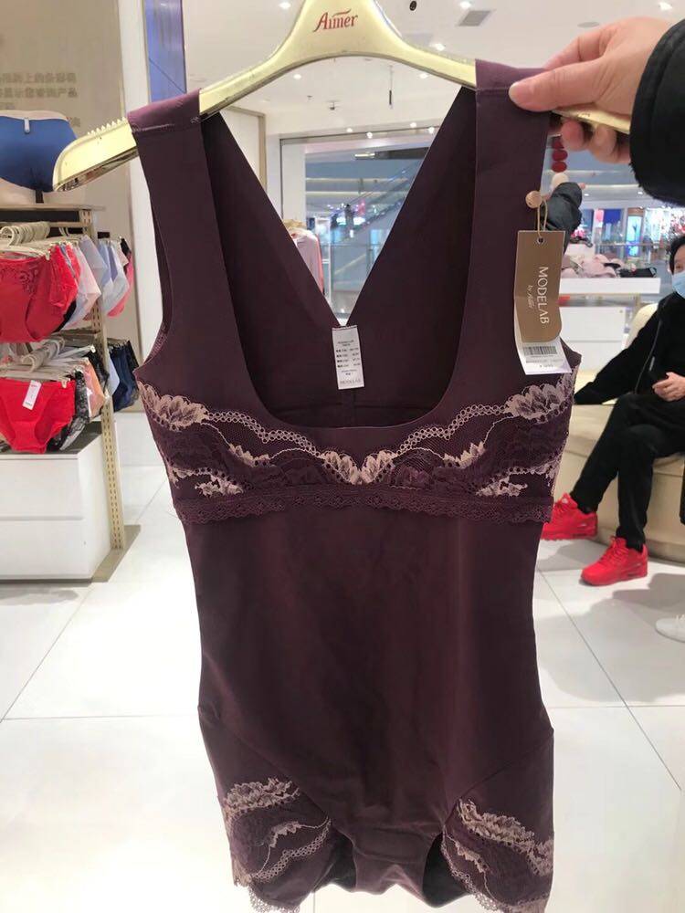 AD35A91 AIMER Mughlan with a plastic body and a clear cabin 360