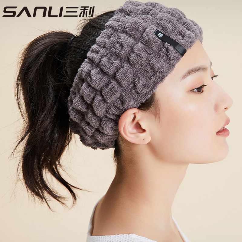 Three Ley Bouquet With Woman Wash Face With Hair Stirrup Mesh Red Application Film Makeup Quick Hair Band Movement Wash Headscarf Wide Side 