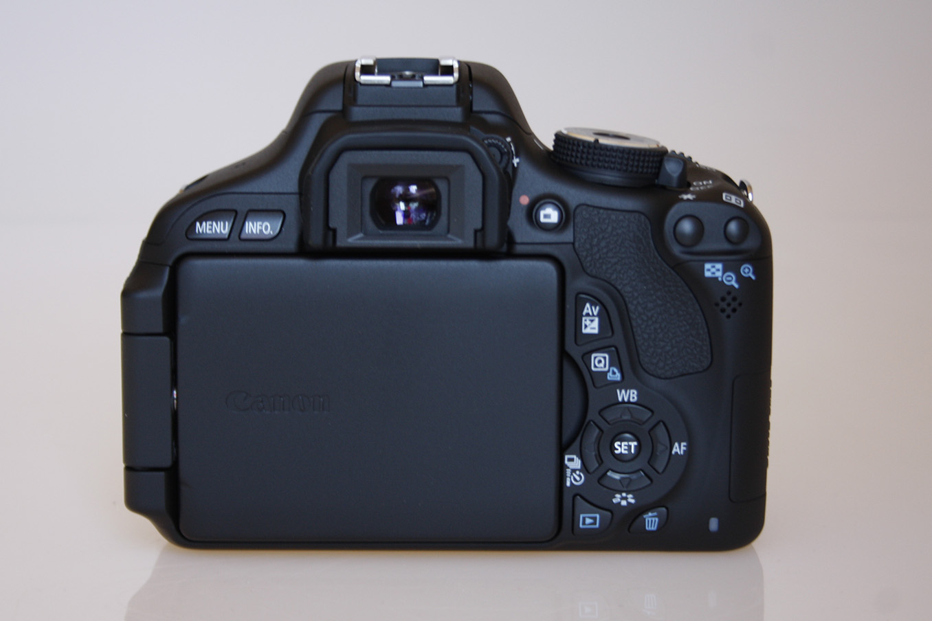 Bộ ống kính Canon 600D đã qua sử dụng Ống kính 18-55mm Bộ trao đổi hỗ trợ nhập cảnh cấp độ DSLR Chức năng máy ảnh - SLR kỹ thuật số chuyên nghiệp máy fujifilm