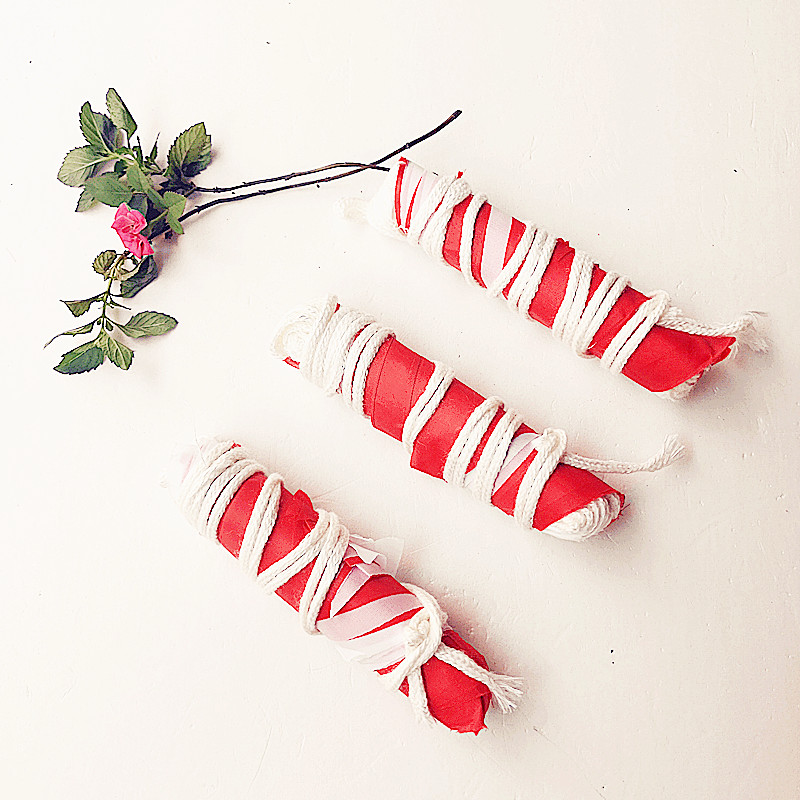 Triangle Flag Red White Flag Opening Small Colorful Flag Site Works 10 m 10 m 50 m Guard With Traffic Isolation String Flag Customized 