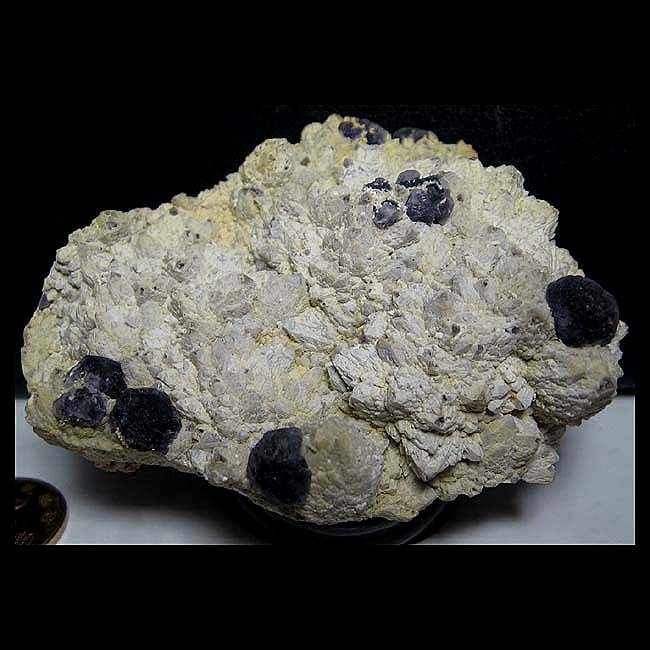 Mine Label YS1812RD0D * The Inner Mongolia Purple Fluorite (7cm85g) Fluorite on the white leather crystal bedrock