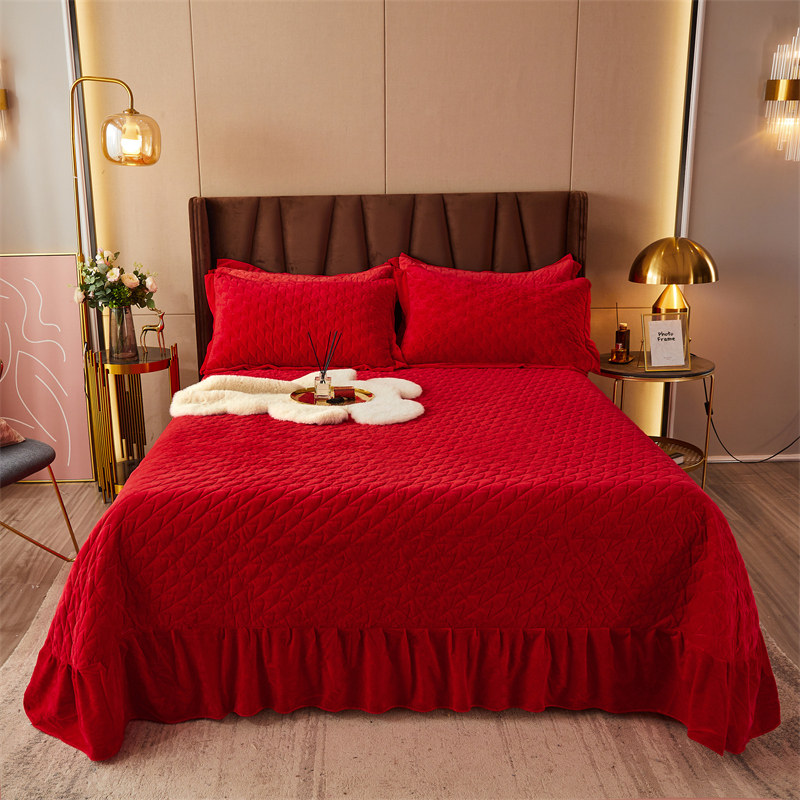 High-grade big red crystal velvet bed cover three-piece set wedding winter quilted single-piece warm milk velvet thick bed sheet