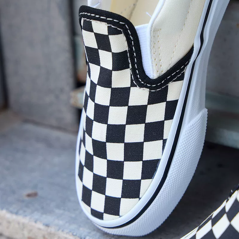 Vans, universal chess, family style