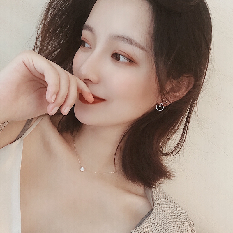 (no earbuts must be included) small fragrant wind double c earrings woman 2019 new wave ear clip without earhole female temperament brief