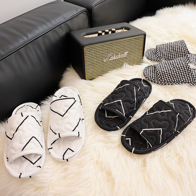 Korean Handmade Fabric Slippers, Quilted and Thickened, Double-Layered, All-Cotton, for Home Use on Wooden Floors, Unisex Slippers with Silent Soft Soles Korean Handmade Fabric Slippers, Quilted and Thickened, Double-Layered, All-Cotton, for Home Use on Wooden Floors, Unisex Slippers with Silent Soft Soles