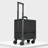 Вышитые и макияж с черной плоской гвозди