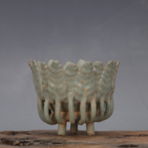 Song Dynasty Ru kiln celadon open piece hand-pressed leaf pattern three-legged incense burner antique porcelain second-hand antique home collection