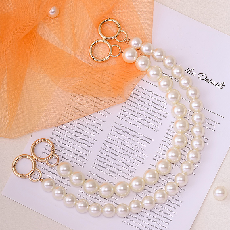 Suitable for Dior Makeup Bag Transformation into a Pearl Chain Handbag, Shoulder Bag, Crossbody Bag, Frog Underarm Bag Accessory Suitable for Dior Makeup Bag Transformation into a Pearl Chain Handbag, Shoulder Bag, Crossbody Bag, Frog Underarm Bag Accessory