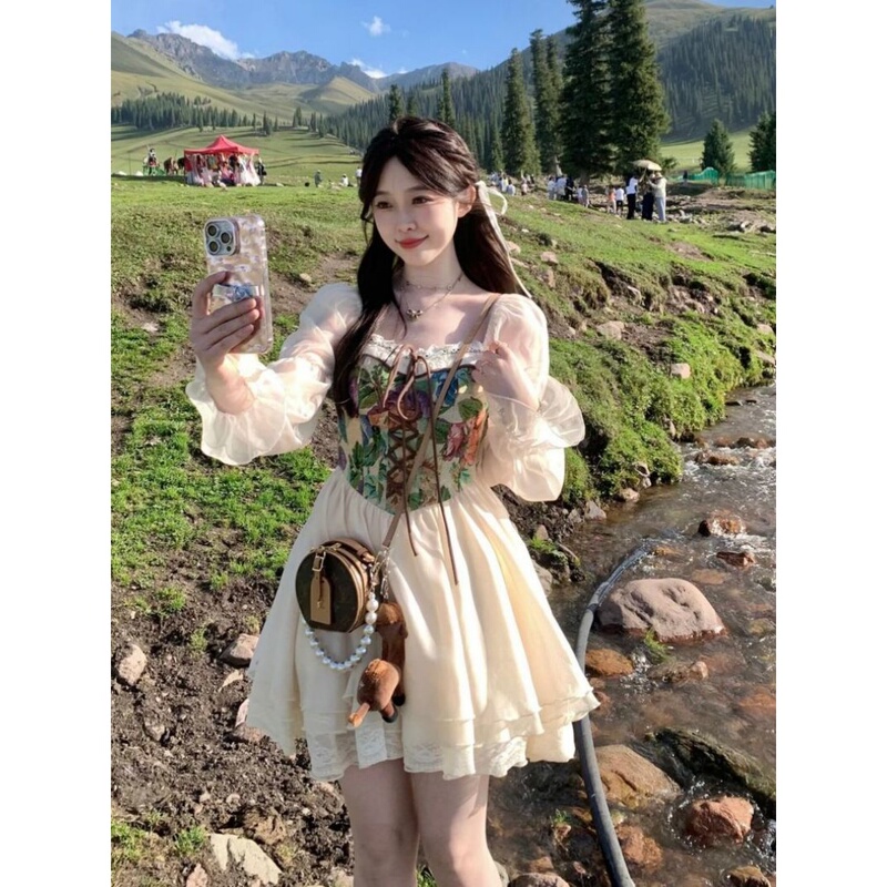 Plus-Size Women's Clothing for Fat Girls, New Style Dress, Puffy Skirt, French Retro Style, Waist-Cinching, Slimming Princess-Style Patchwork Oil Painting Short Skirt Plus-Size Women's Clothing for Fat Girls, New Style Dress, Puffy Skirt, French Retro Style, Waist-Cinching, Slimming Princess-Style Patchwork Oil Painting Short Skirt