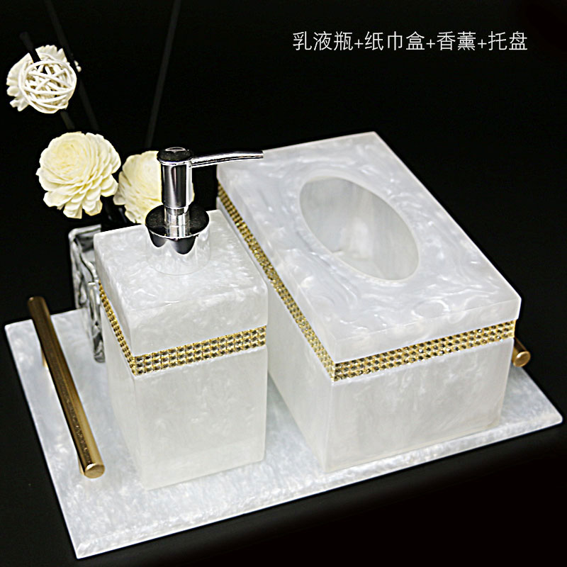 Bath room Supplies suit-like plate room Pendulum Pieces Boxes of fragrant lavender Cosmetic Chamber Sanitizer Liquid Bottle Emulsion Press