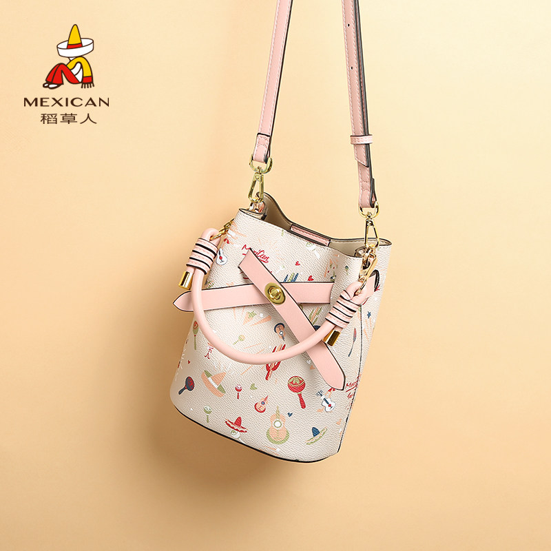 Rice Straw Man Bag 2021 New Tide Water Bucket Bag Single Shoulder Bag Fashion Little Crownins Autumn Winter Hand Slanted Satchel