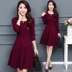 Váy mùa đông nữ mới 2018 dài tay thời trang 35-45 tuổi và nhung dày dày váy dài phía dưới váy trễ vai váy đầm