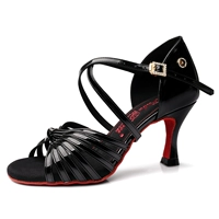 Черная ярко -кожаная подкова красного нижнего и 5,5 см. Танцор